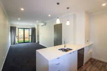 6/1b Corlett Street, Johnsonville