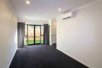 6/1b Corlett Street, Johnsonville