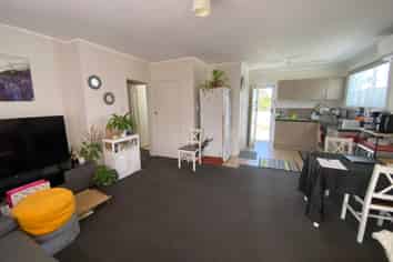1/110 Firth Street, Hamilton East