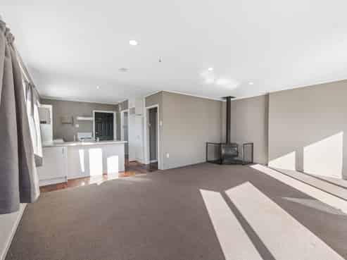 15 York Crescent, Westown