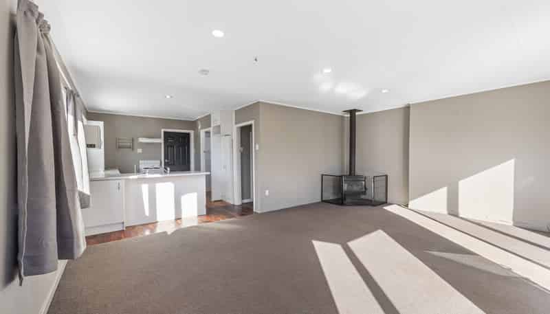 15 York Crescent, Westown