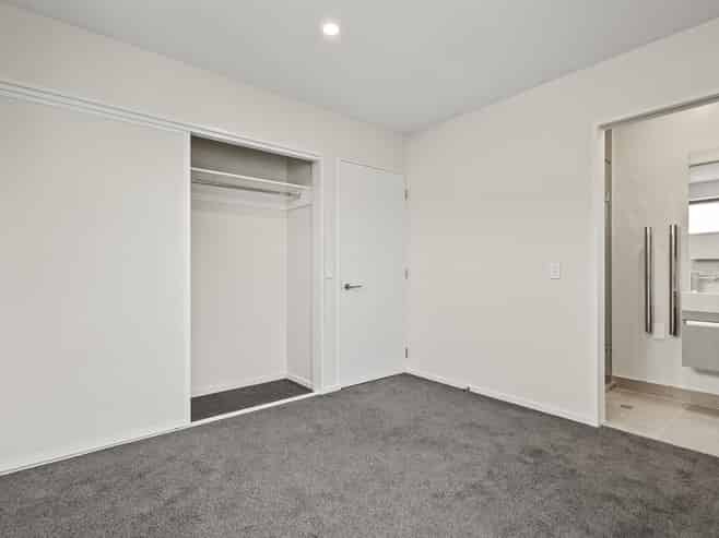 37  Bampton St, Burwood