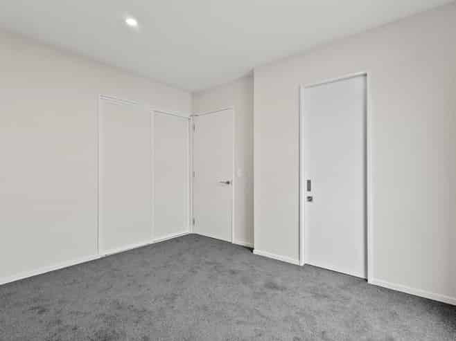 37  Bampton St, Burwood