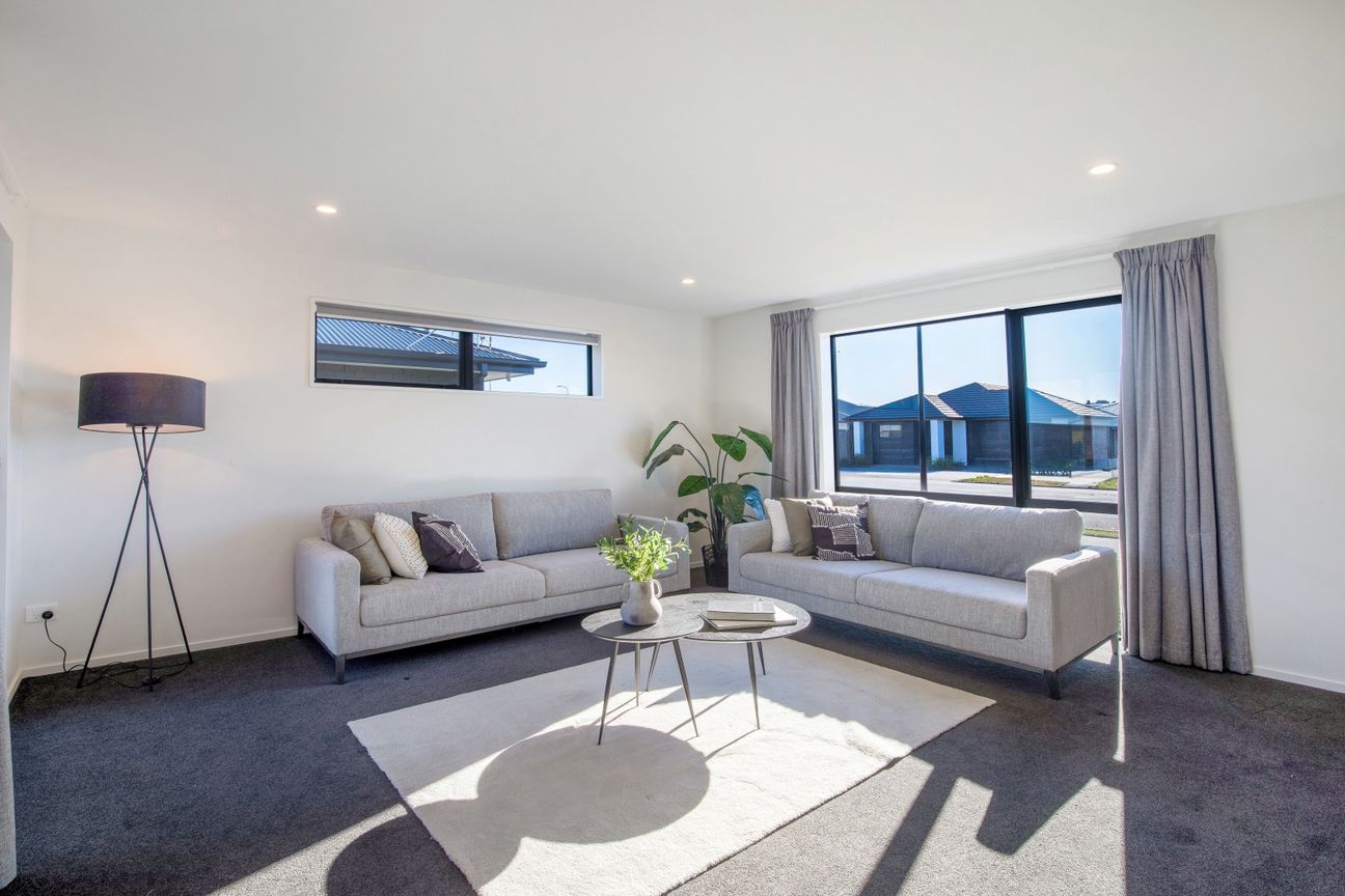 Family Living by Jennian in Westwood - Widok 6