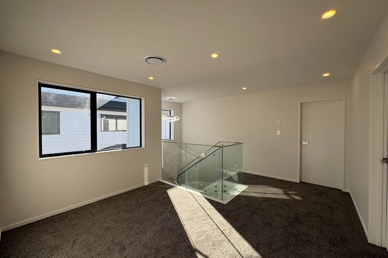 Karaka Brand New Executive Family Home - Więcej