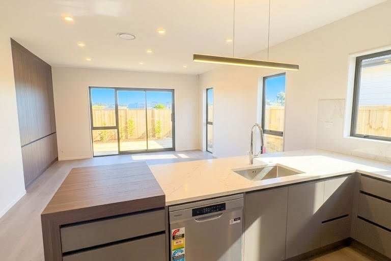 Karaka Brand New Executive Family Home - Widok 5