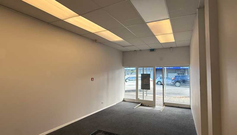 Ground/11 Bay Road, Kilbirnie