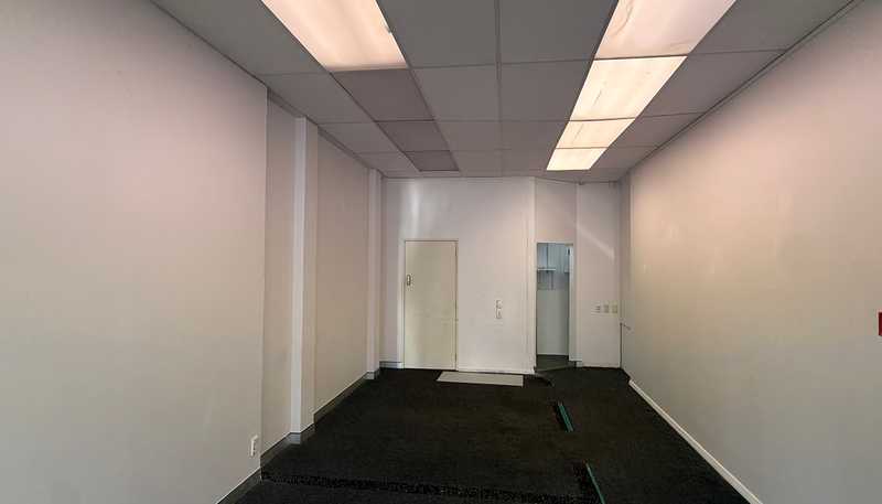 Ground/11 Bay Road, Kilbirnie