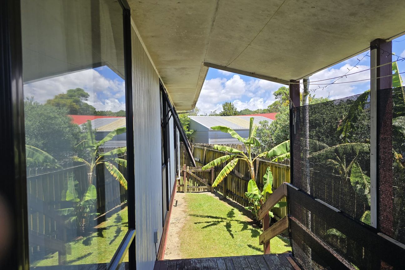 Very Private, Fully Fenced, Tidy 3 Bedroom House - Widok 5