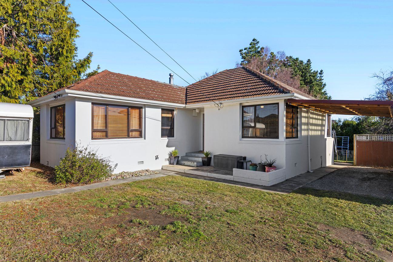 Charming, Modernised & Move-In Ready - Vista 2