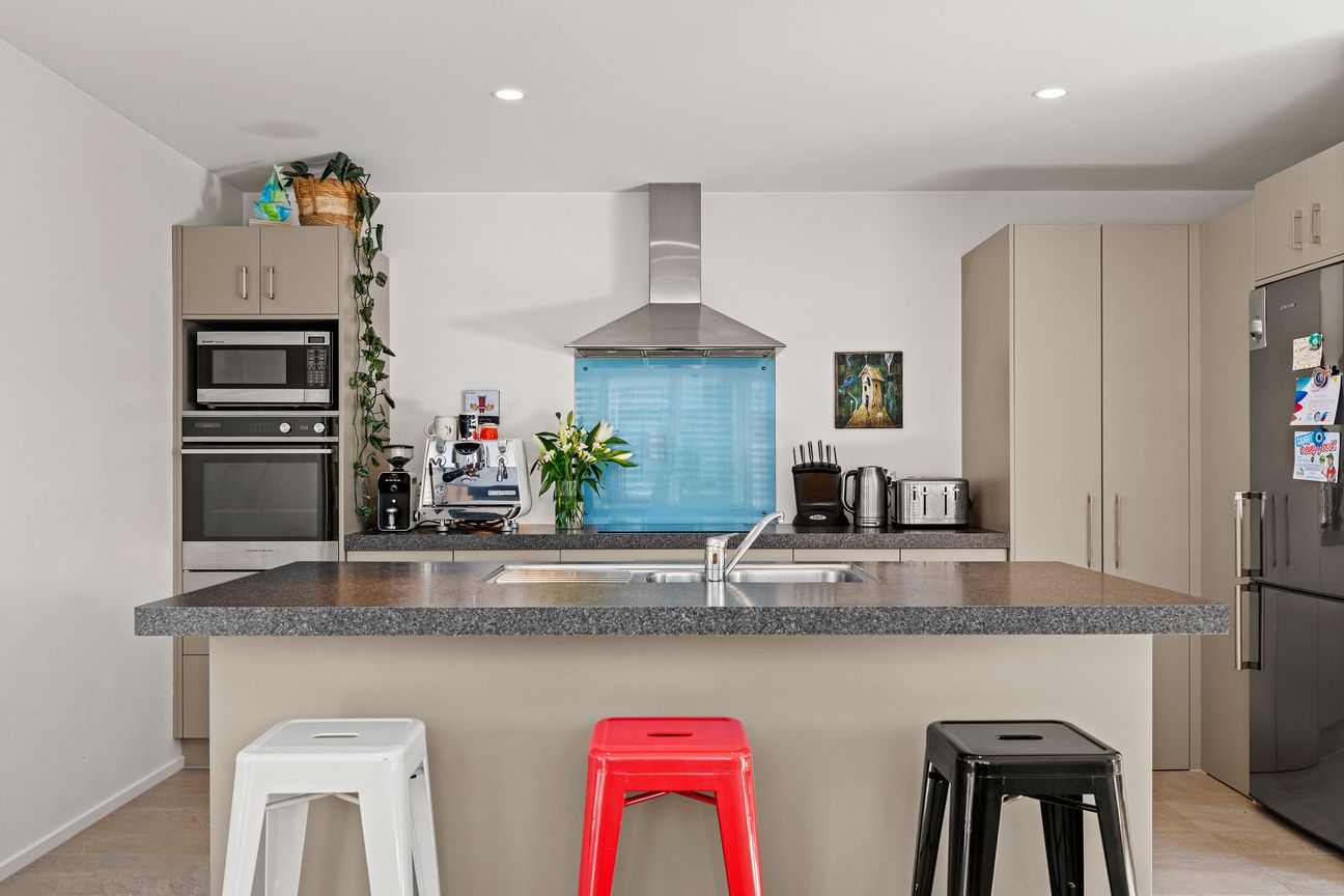 Family Living, Fully Loaded - Vista 3