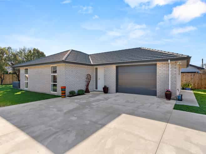 37B Rhodes Street, Carterton