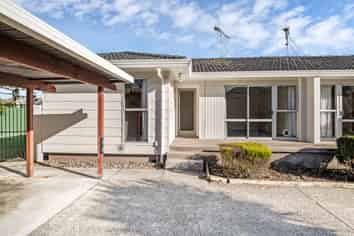 2/11 Sharivari Place, Conifer Grove