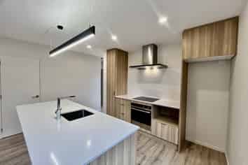 95d Poulson Street, Addington