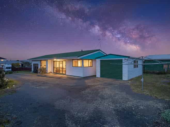 6 Warren Street, Foxton Beach