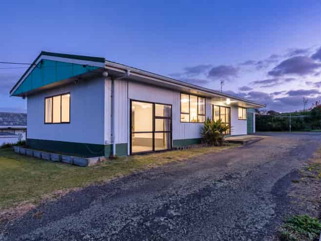 6 Warren Street, Foxton Beach