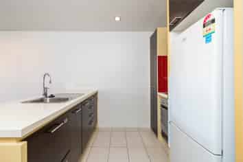 210/401 New North Road, Kingsland