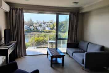 1180D Victoria Street, Hamilton Central