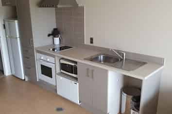 1180D Victoria Street, Hamilton Central
