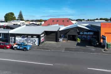 Prime Central Frankton. Investment or occupy.