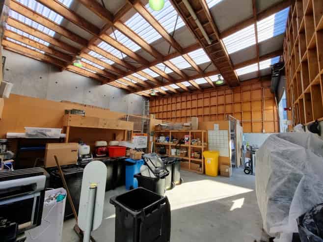 Well presented offices and warehouse