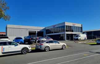 Well presented offices and warehouse