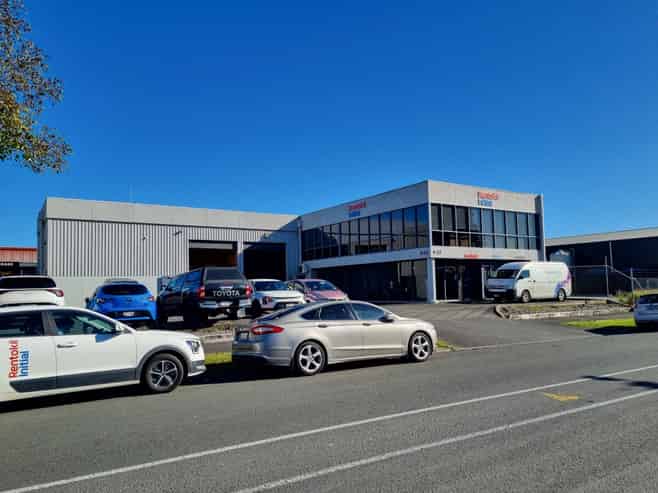 Well presented offices and warehouse