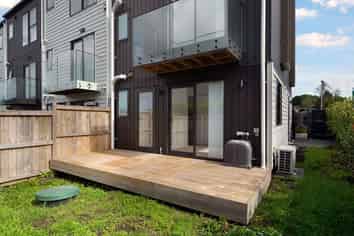 1/107 Hobsonville Road, West Harbour