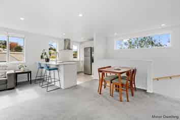 2/12H Relko Crescent, Torbay