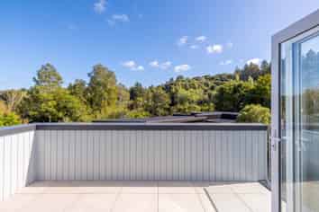 2/12H Relko Crescent, Torbay