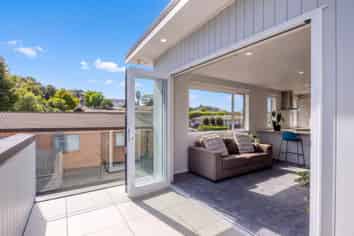 2/12H Relko Crescent, Torbay