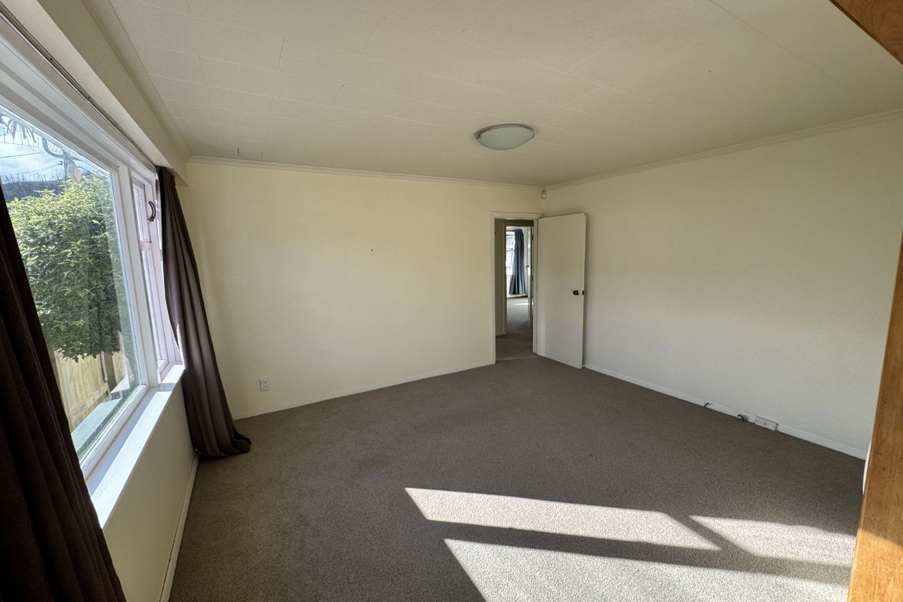 WELL PRESENTED THREE BEDROOM HOME: - Mehr