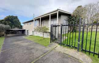 33 Blakeborough Drive, Forrest Hill