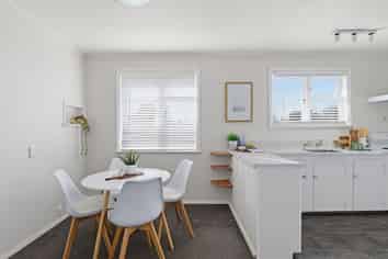 37 Hadfield Crescent, College Estate