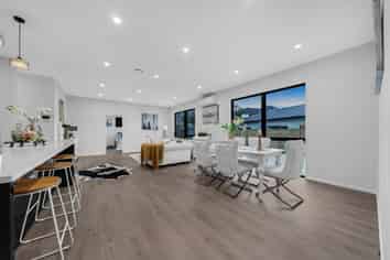 14 RONGOA MAORI WAY, Pukekohe