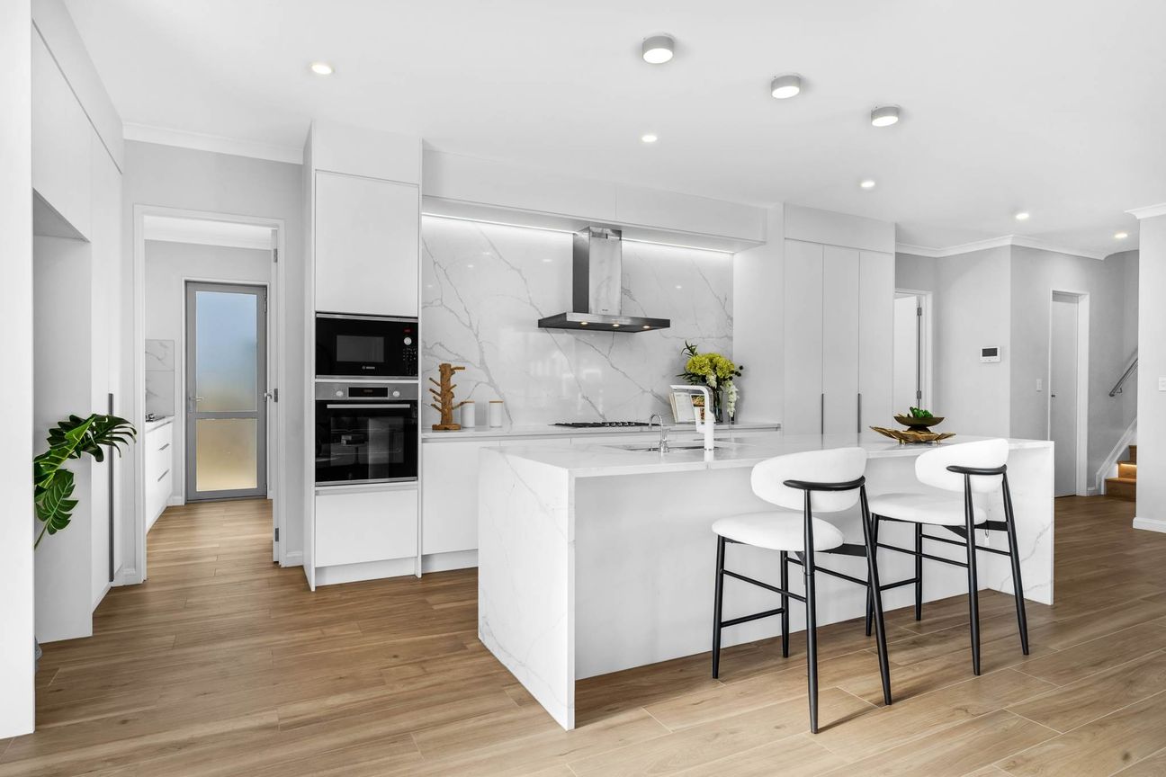 Luxury Corner Site 7-Bedroom Home on Split-level – pohled 5