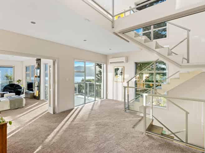 102 Mission Cove, Company Bay