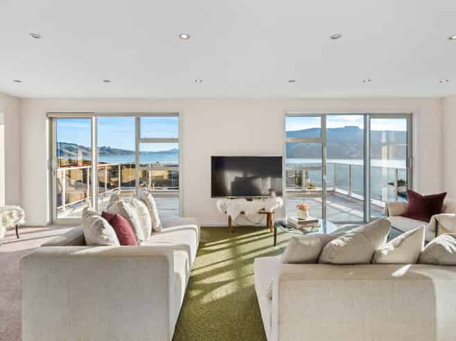 102 Mission Cove, Company Bay
