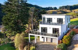 102 Mission Cove, Company Bay