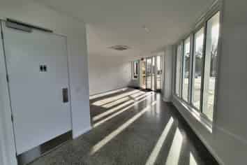 High exposure Waterview retail space