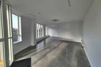 High exposure Waterview retail space