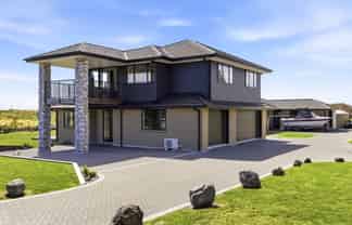 1 Glendas Way, Acacia Bay