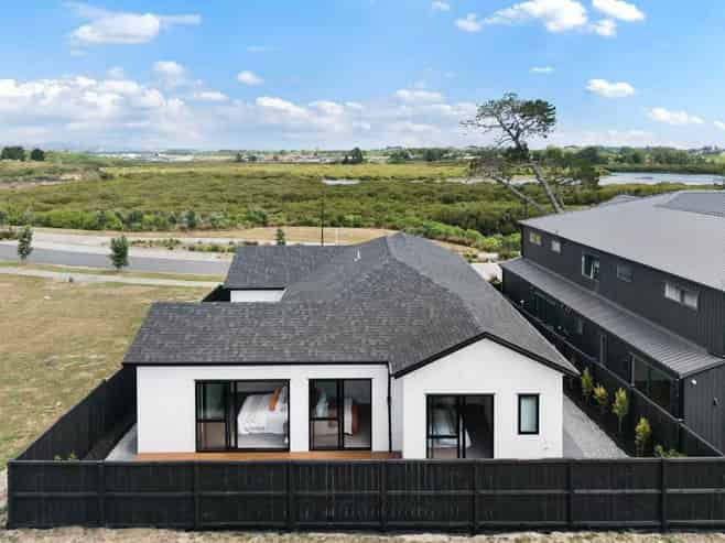 51 Emerald Avenue, Karaka