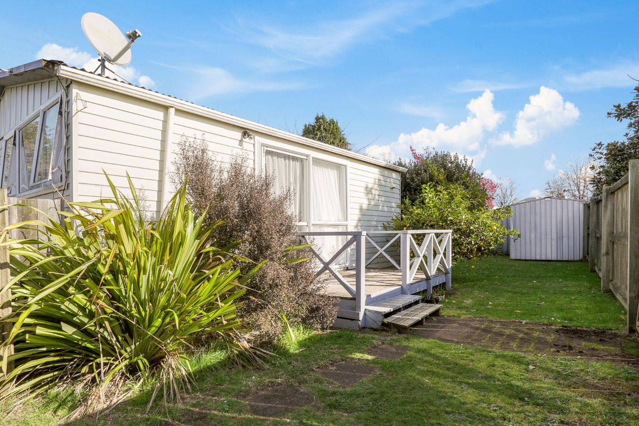 Spacious, stand-alone, fully fenced – pohled 2