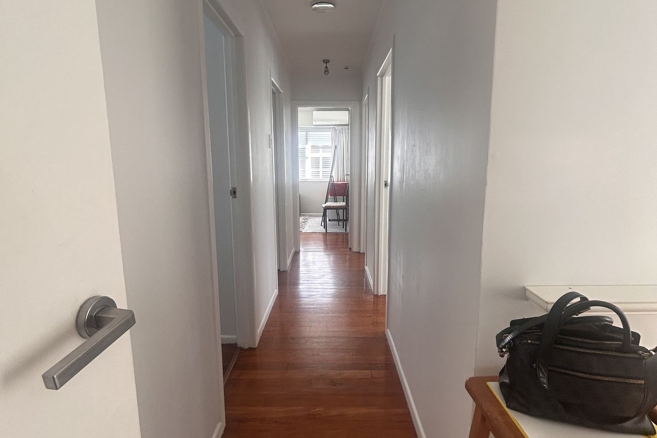 Three-Bedroom Home with Fully Fenced Yard - Altro