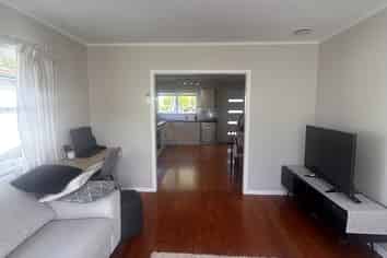 9 Vandeleur Avenue, Birkdale