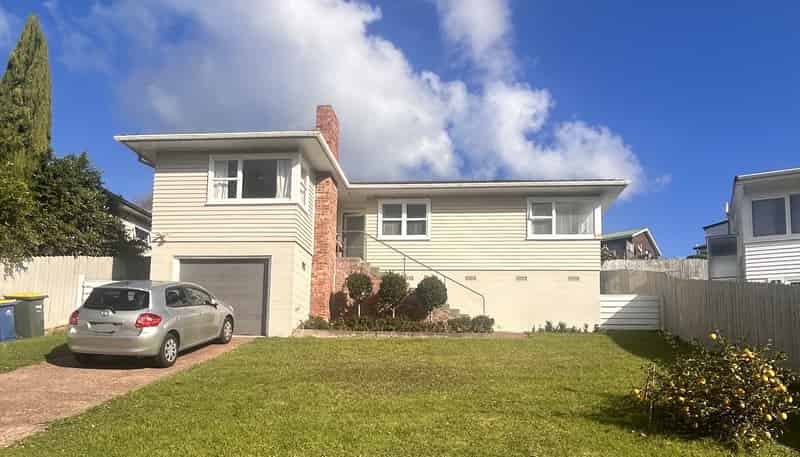 9 Vandeleur Avenue, Birkdale