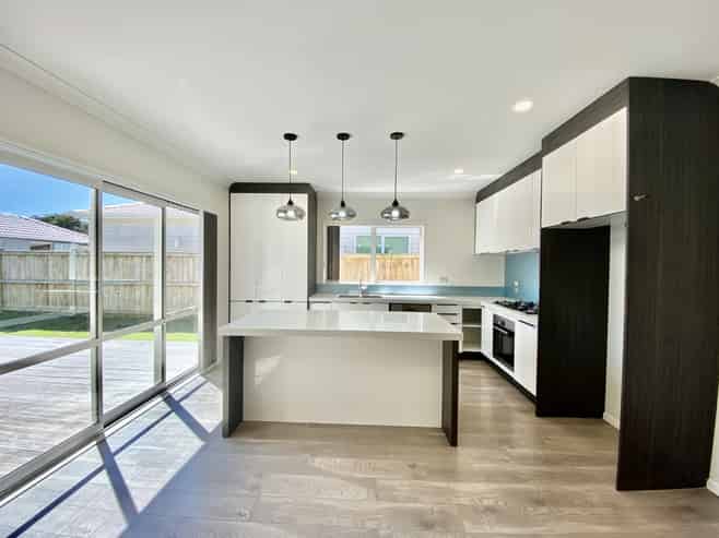 70 Donegal Park Drive, Flat Bush