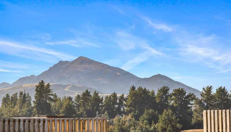 8 Bonspiel Road, Wanaka
