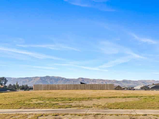 8 Bonspiel Road, Wanaka